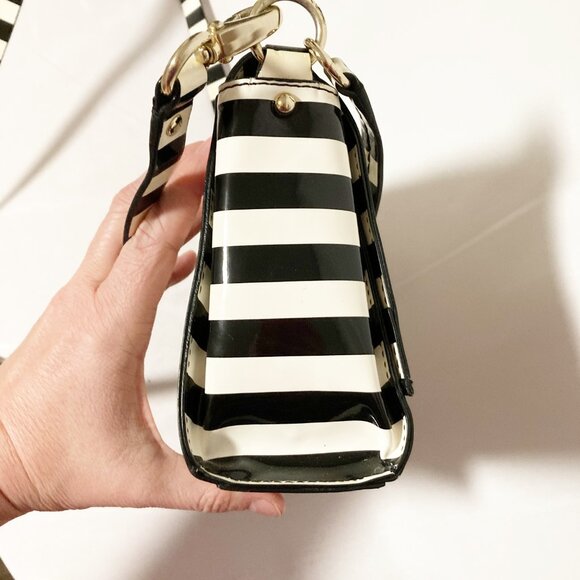 Kate Spade Darcel Tobyn Striped Apple Convertible Crossbody Bag - Picture 4 of 10